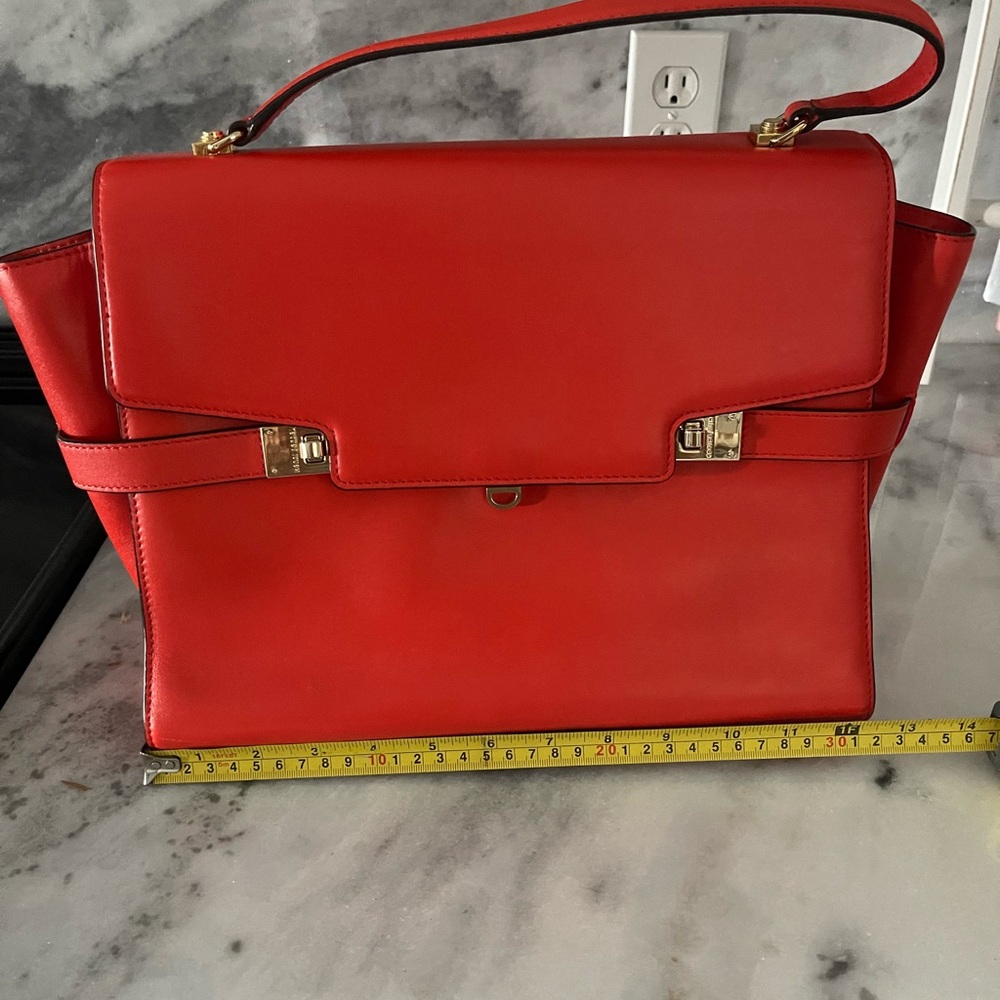 Elegant Red Leather Handbag - Picture 2 of 9